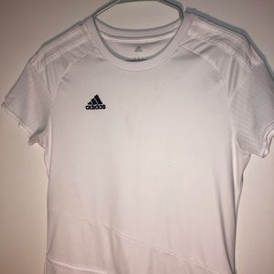 Adidas athletic t-shirt⚽️